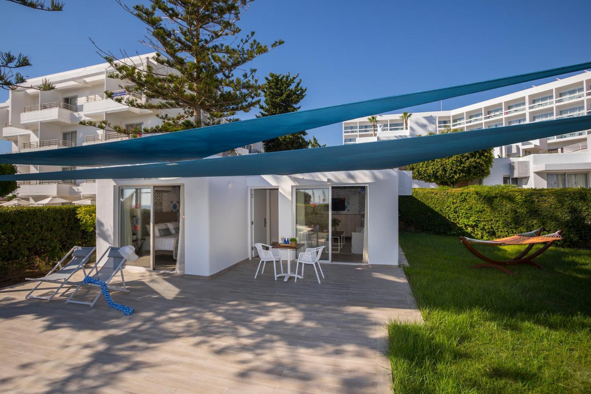 Leonardo Plaza Cypria Maris Beach Hotel & Spa (Adults Only) Geroskipou Room photo